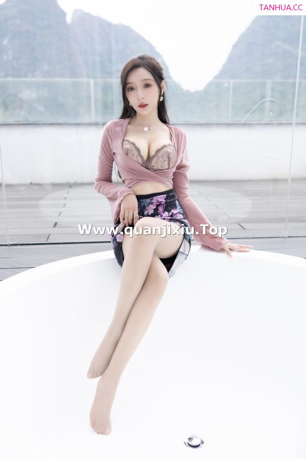 王馨瑶  [XiuRen]高清写真图 2022.12.12 No.5985 王馨瑶yanni 美腿长裙第29张图片